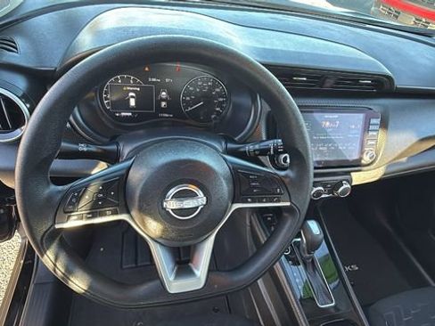 Used 2024 Nissan Kicks SV image 18