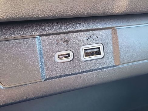 New 2026 GMC Canyon Elevation w/ Convenience Package image 33