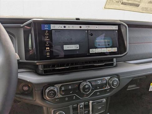 New 2025 Jeep Wrangler Rubicon w/ XTREMEE 35" Tire Package image 21