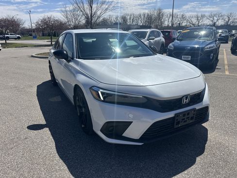 Used 2023 Honda Civic Sport image 2
