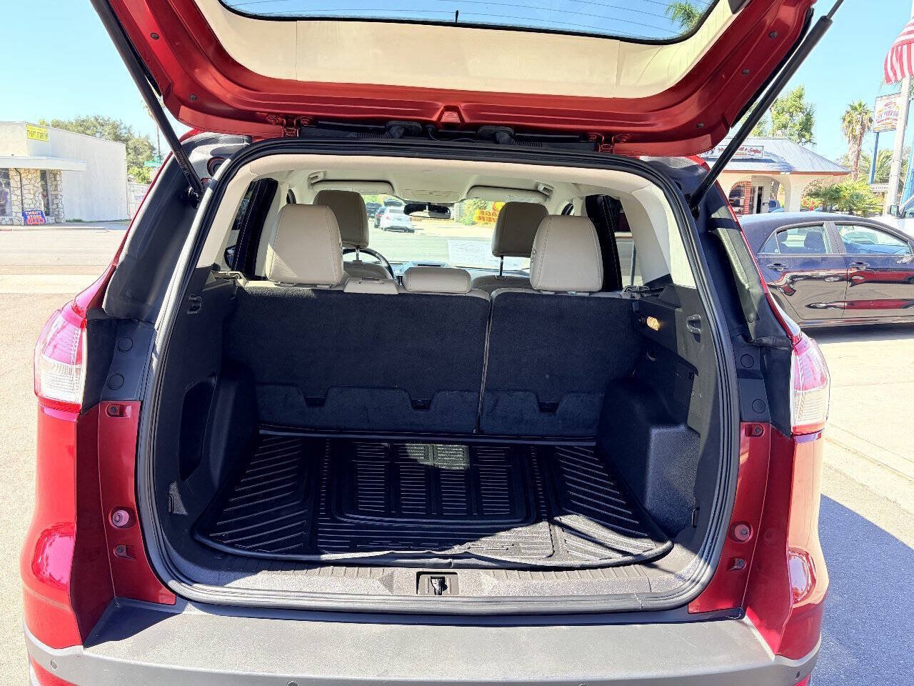 Used 2015 Ford Escape SE w/ Equipment Group 201A AWD/4WD image 17