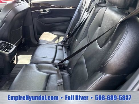 Used 2019 Volvo XC90 T5 Momentum w/ Multimedia Package AWD/4WD image 16