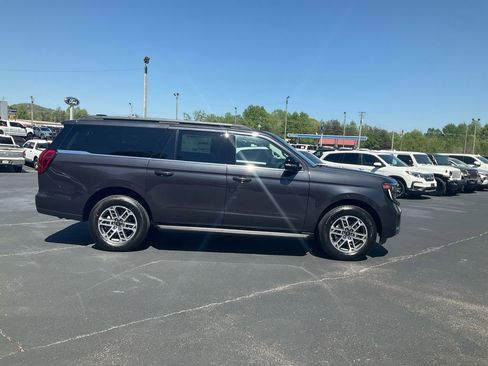 New 2026 Ford Expedition Max Active RWD image 4