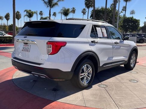 Used 2023 Ford Explorer XLT w/ Equipment Group 202A image 8
