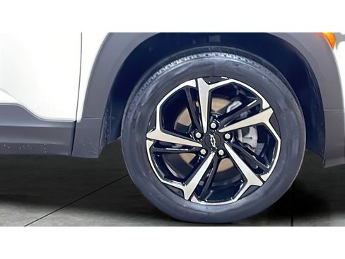Used 2023 Chevrolet TrailBlazer RS w/ Convenience Package AWD/4WD image 20