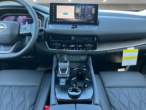New 2026 Nissan Rogue Platinum AWD/4WD image 4