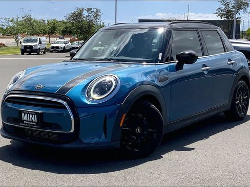 Used 2022 MINI Cooper 4-Door Hardtop FWD image 2