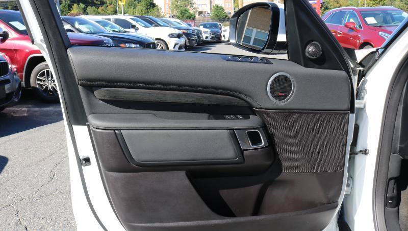 Used 2017 Land Rover Discovery HSE AWD/4WD image 11