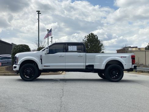 Used 2026 Ford F450 Platinum w/ FX4 Off-Road Package image 15