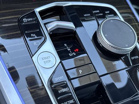 Used 2024 BMW X5 xDrive50e image 15