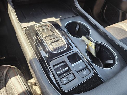 Used 2025 Honda Pilot Black Edition image 13