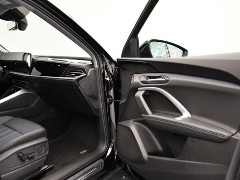 Used 2025 Audi Q5 Premium w/ Convenience Package image 46