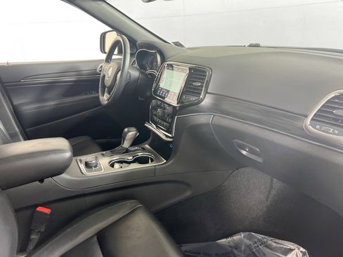 Used 2022 Jeep Grand Cherokee Limited image 29