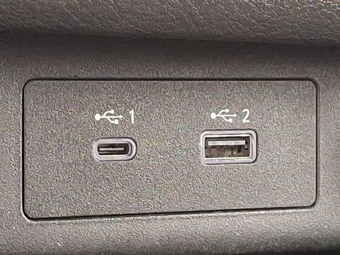 Used 2023 Nissan Rogue S image 25