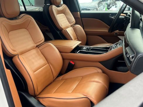 Used 2023 Lincoln Aviator Black Label Grand Touring w/ Class IV Trailer Tow Package image 10