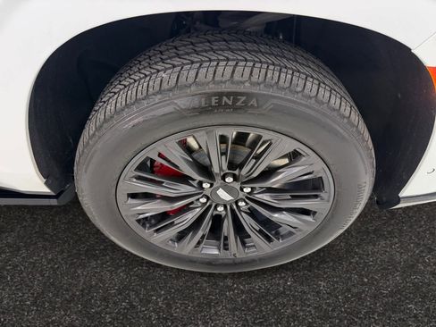 Used 2023 Cadillac Escalade V w/ LPO, ONYX Package image 15