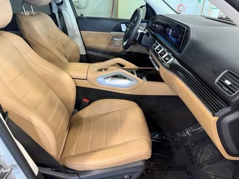 Used 2024 Mercedes-Benz GLS 450 4MATIC image 23