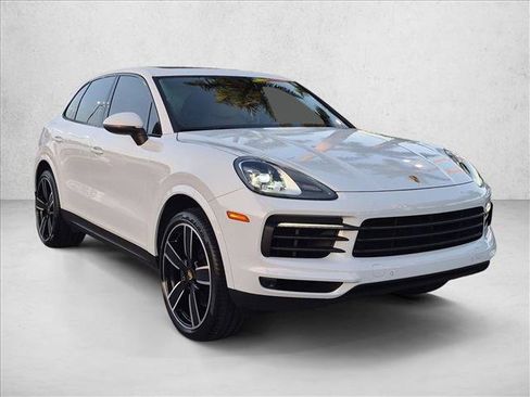 Used 2023 Porsche Cayenne Platinum Edition AWD/4WD image 3