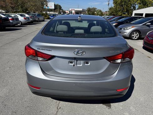 Used 2015 Hyundai Elantra SE image 7