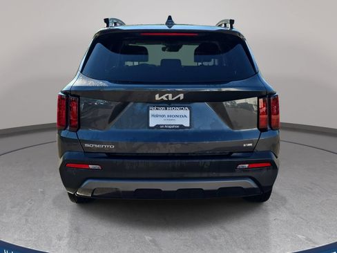 Used 2023 Kia Sorento S w/ Panoramic Sunroof Package AWD/4WD image 7