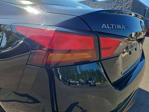 Used 2024 Nissan Altima 2.5 SV FWD image 37