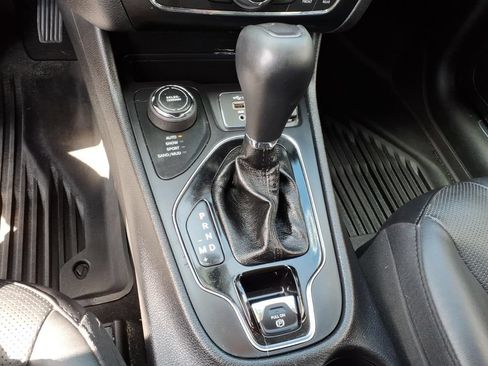 Used 2020 Jeep Cherokee Limited AWD/4WD image 27