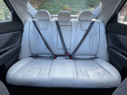 Used 2025 Hyundai Elantra Limited image 41