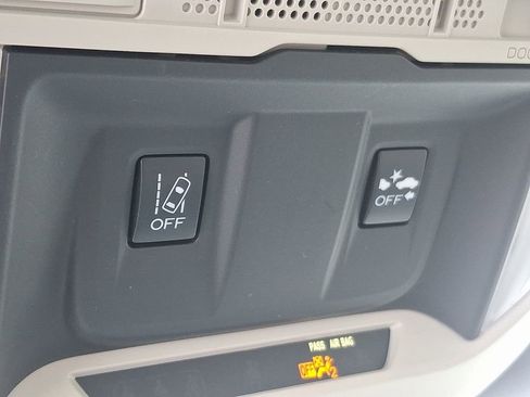 Used 2023 Subaru Forester image 23