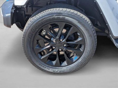 Used 2023 Jeep Wrangler Unlimited Sahara w/ Cold Weather Group AWD/4WD image 9