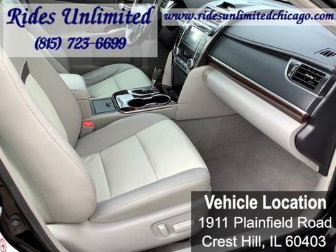 Used 2012 Toyota Camry XLE w/ Leather Pkg FWD image 28