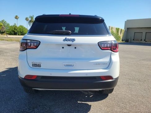 Used 2023 Jeep Compass Limited AWD/4WD image 7