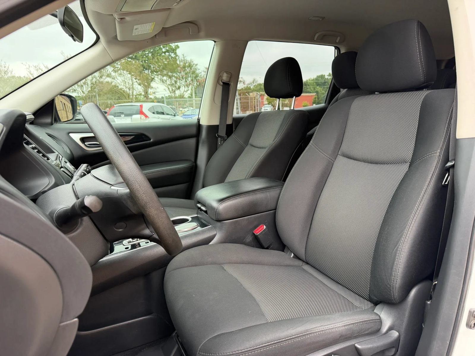 Used 2020 Nissan Pathfinder S FWD image 10