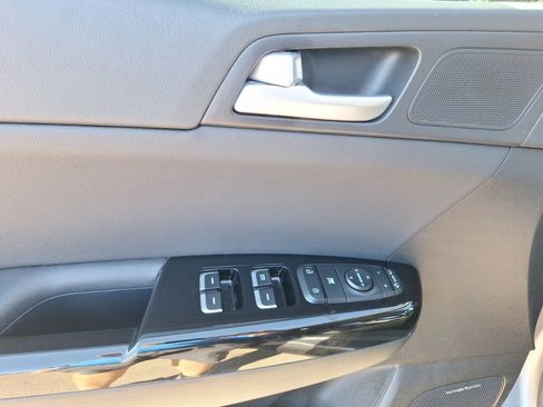 Used 2021 Kia Sportage EX w/ EX Technology Package image 17