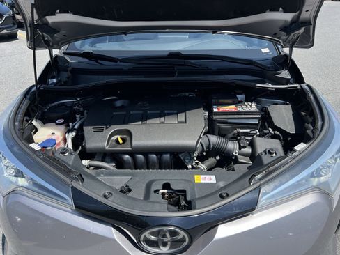 Used 2019 Toyota C-HR XLE FWD image 25