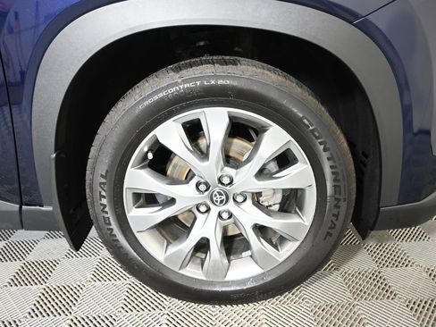 Used 2024 Toyota Grand Highlander AWD image 11