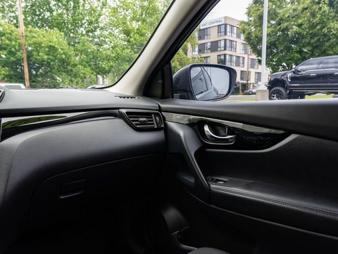 Used 2021 Nissan Rogue Sport SV FWD image 10