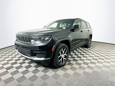Certified 2025 Jeep Grand Cherokee L Limited w/ Luxury Tech Group II image 5