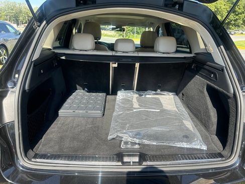 Used 2021 Mercedes-Benz GLC 300 4MATIC image 10