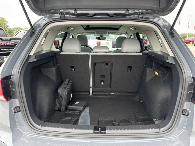 Used 2023 Volkswagen Taos SE w/ Panoramic Sunroof Package FWD image 26