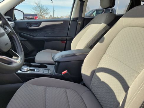 Certified 2022 Ford Escape SE w/ Cold Weather Package image 19