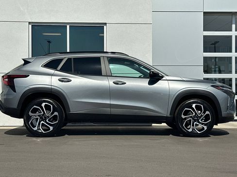 New 2026 Chevrolet Trax RS w/ Driver Confidence Package FWD image 3