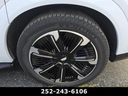 Used 2026 Cadillac Escalade IQ Sport 2 AWD/4WD image 9
