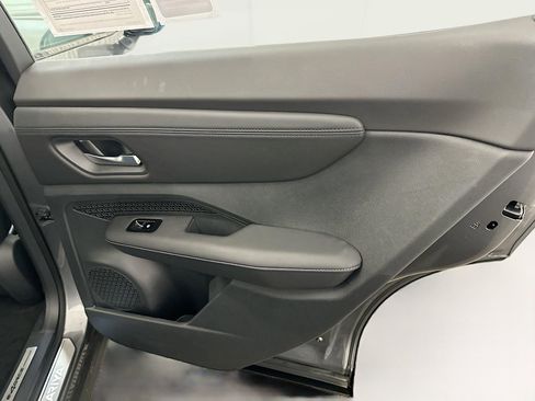 Used 2024 Nissan Ariya AWD image 31