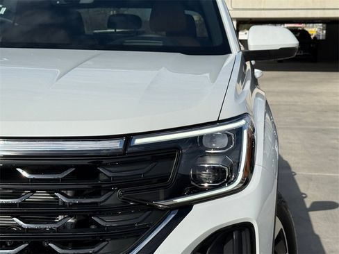 New 2026 Volkswagen Atlas Cross Sport SEL image 3