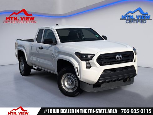 Used 2024 Toyota Tacoma SR image 1