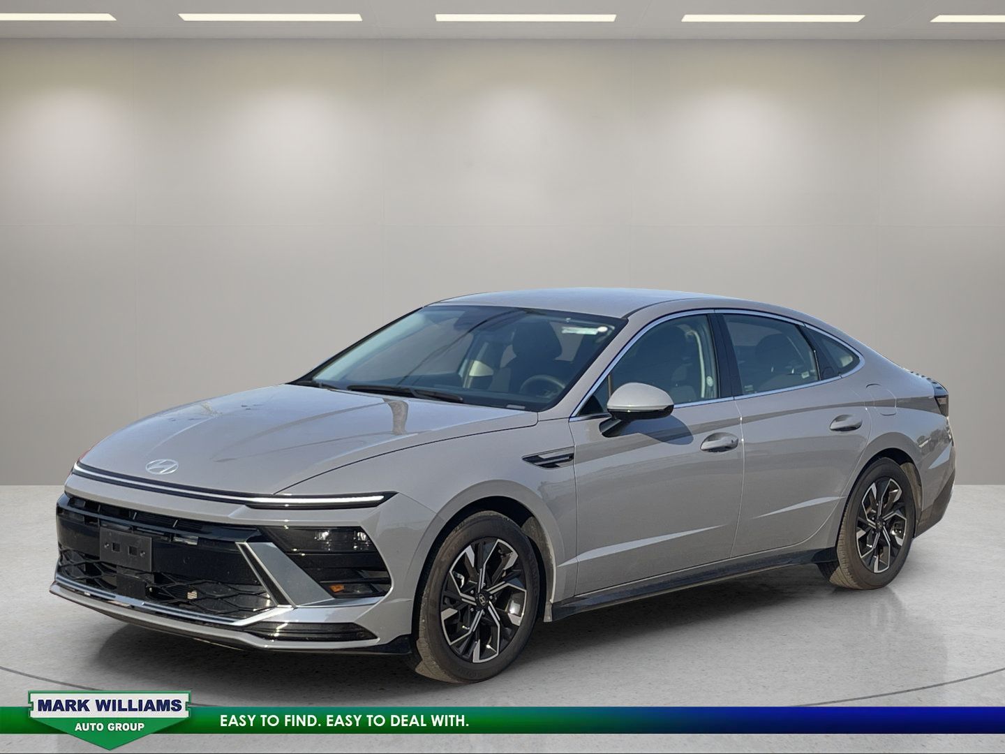 Used 2025 Hyundai Sonata SEL FWD image 2