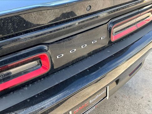 Used 2022 Dodge Challenger R/T w/ Plus Package image 57