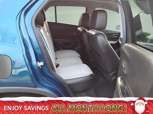 Used 2020 Chevrolet Trax LT w/ LT Convenience Package image 17