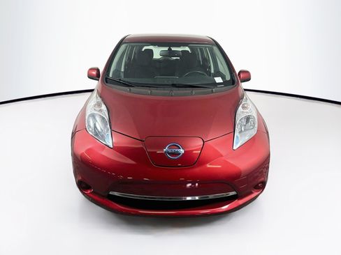 Used 2015 Nissan Leaf SV FWD image 2