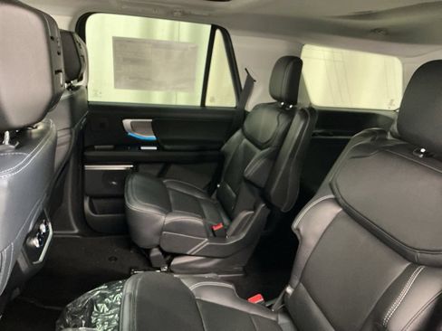 New 2027 Ford Expedition Platinum w/ Driver's Package AWD/4WD image 31